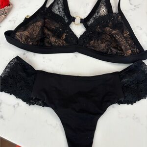 Beach Bunny - M Elegant Black Lace black bikini set